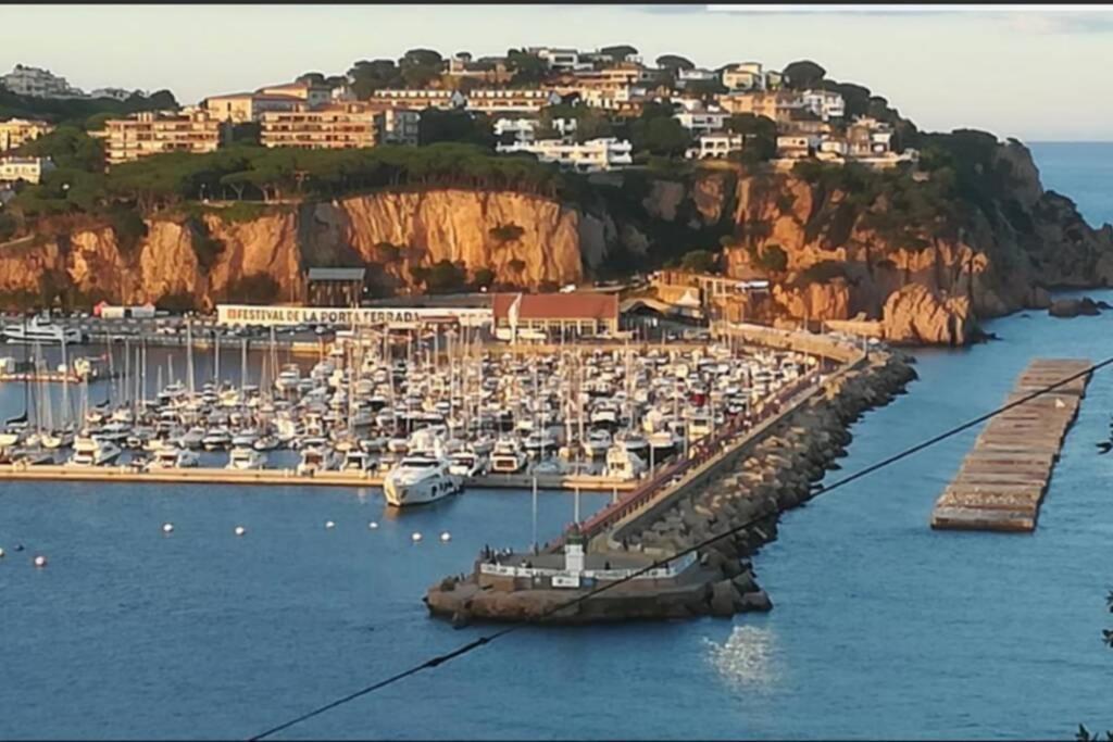 Nuevo Apartamento Moderno Elisa - A 80 Metros De La Playa Para 5 Personas ซานต์เฟลิอูเดกีโซลส์ ภายนอก รูปภาพ