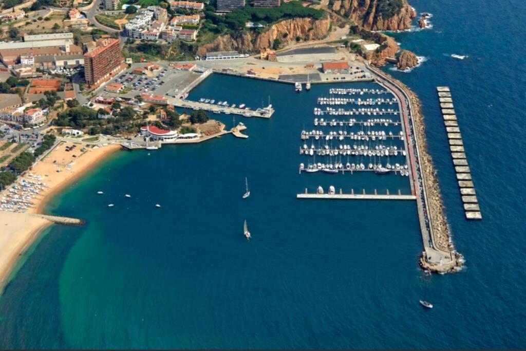 Nuevo Apartamento Moderno Elisa - A 80 Metros De La Playa Para 5 Personas ซานต์เฟลิอูเดกีโซลส์ ภายนอก รูปภาพ