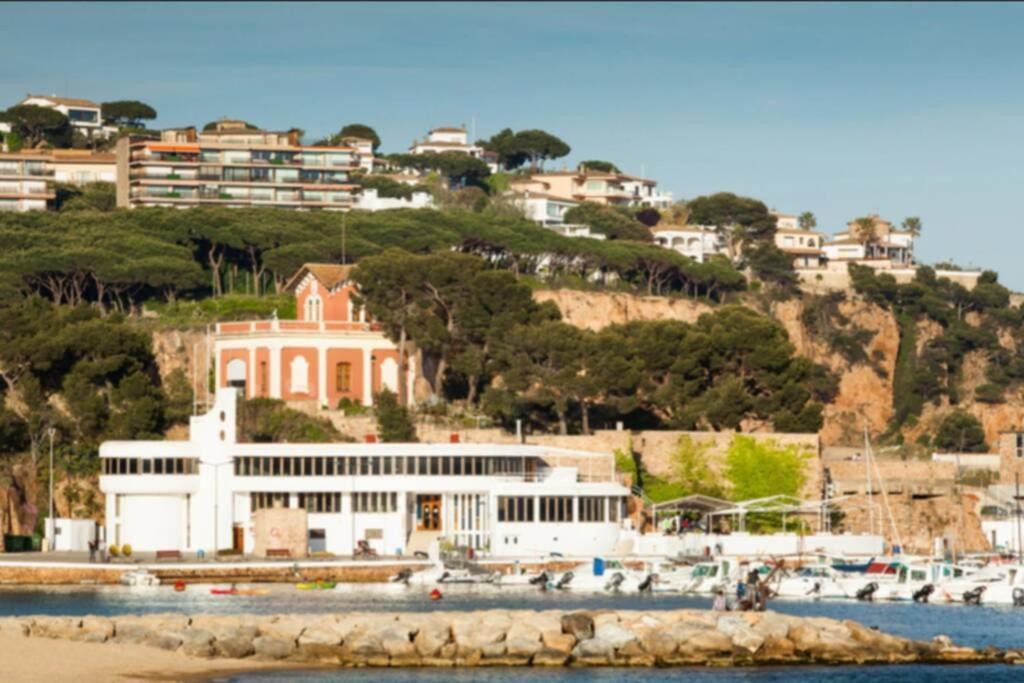 Nuevo Apartamento Moderno Elisa - A 80 Metros De La Playa Para 5 Personas ซานต์เฟลิอูเดกีโซลส์ ภายนอก รูปภาพ