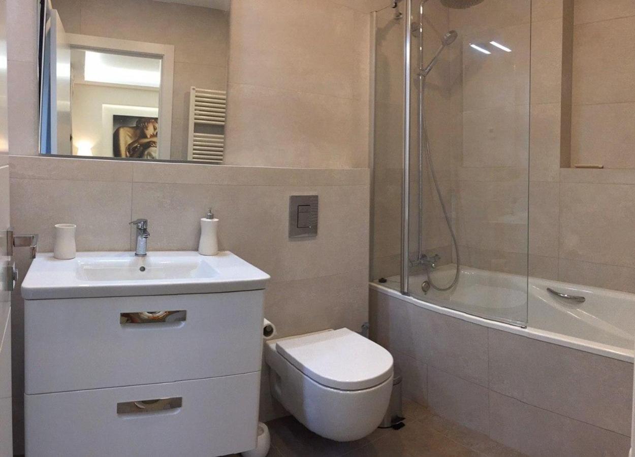 Nuevo Apartamento Moderno Elisa - A 80 Metros De La Playa Para 5 Personas ซานต์เฟลิอูเดกีโซลส์ ภายนอก รูปภาพ