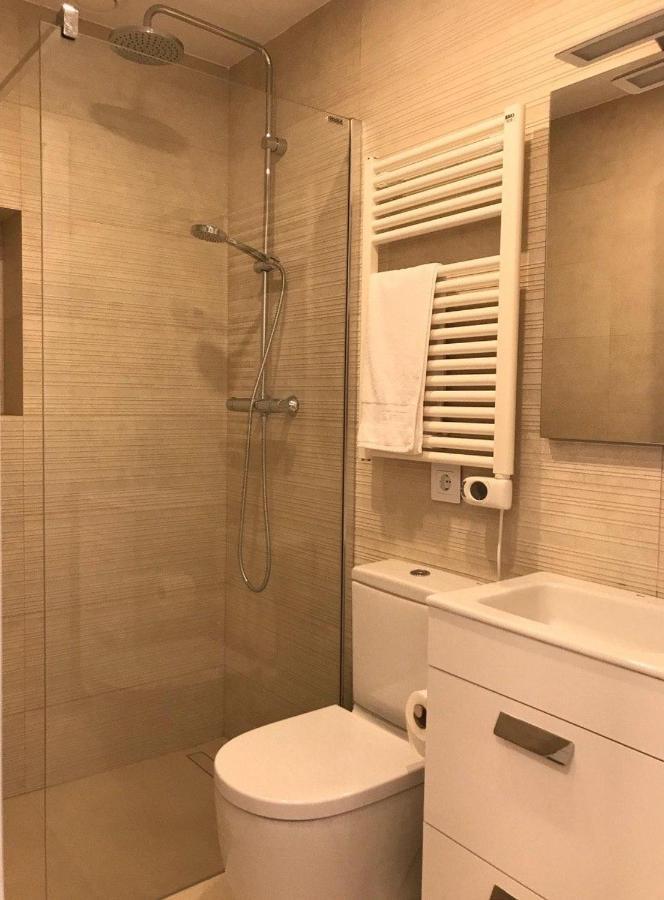 Nuevo Apartamento Moderno Elisa - A 80 Metros De La Playa Para 5 Personas ซานต์เฟลิอูเดกีโซลส์ ภายนอก รูปภาพ